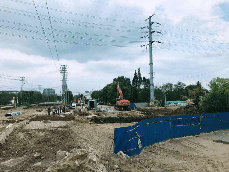 開學(xué)啦!江蘇江河小廣播為您播報道路信息！